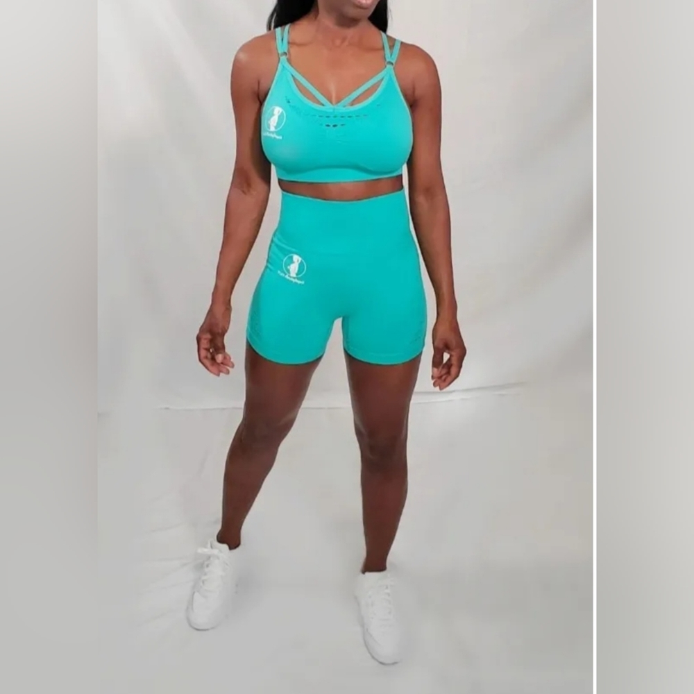 Womens two piece seamless, sports bra,short set